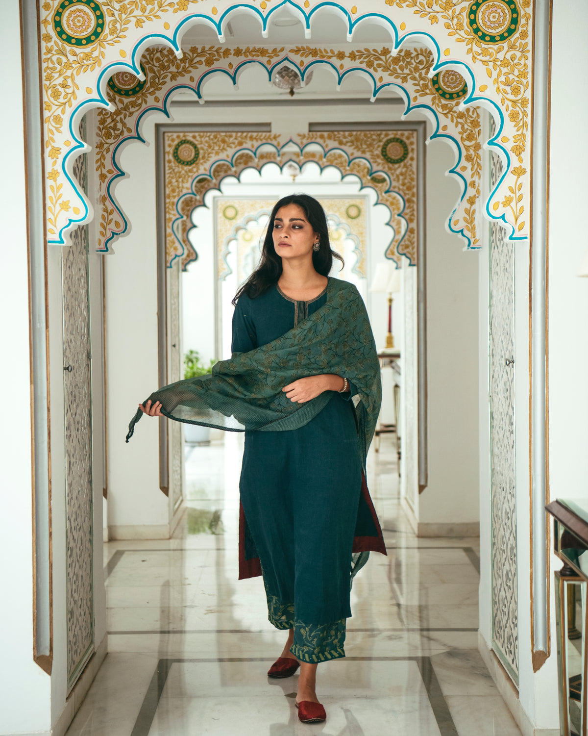Nargis Juhi Kurta