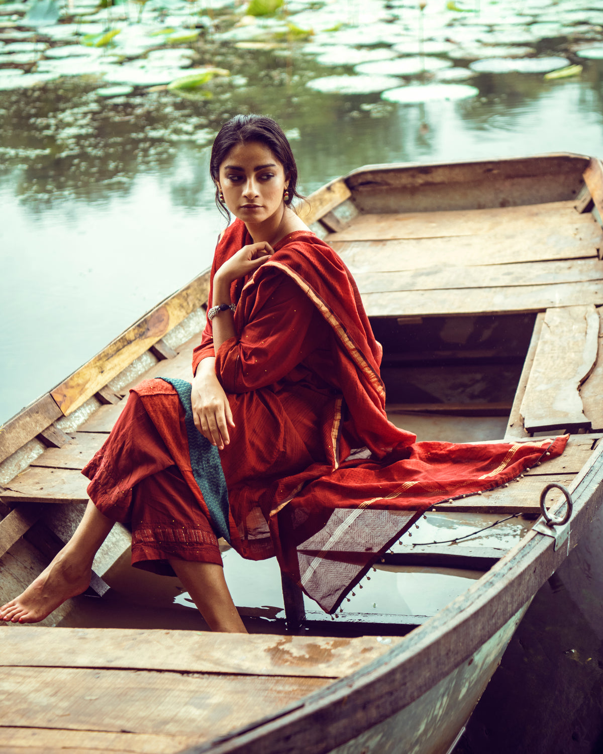 Nargis Chameli Dupatta