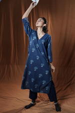 Khejri Butti Kurta : Indigo