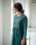 Nargis Bela Kurta
