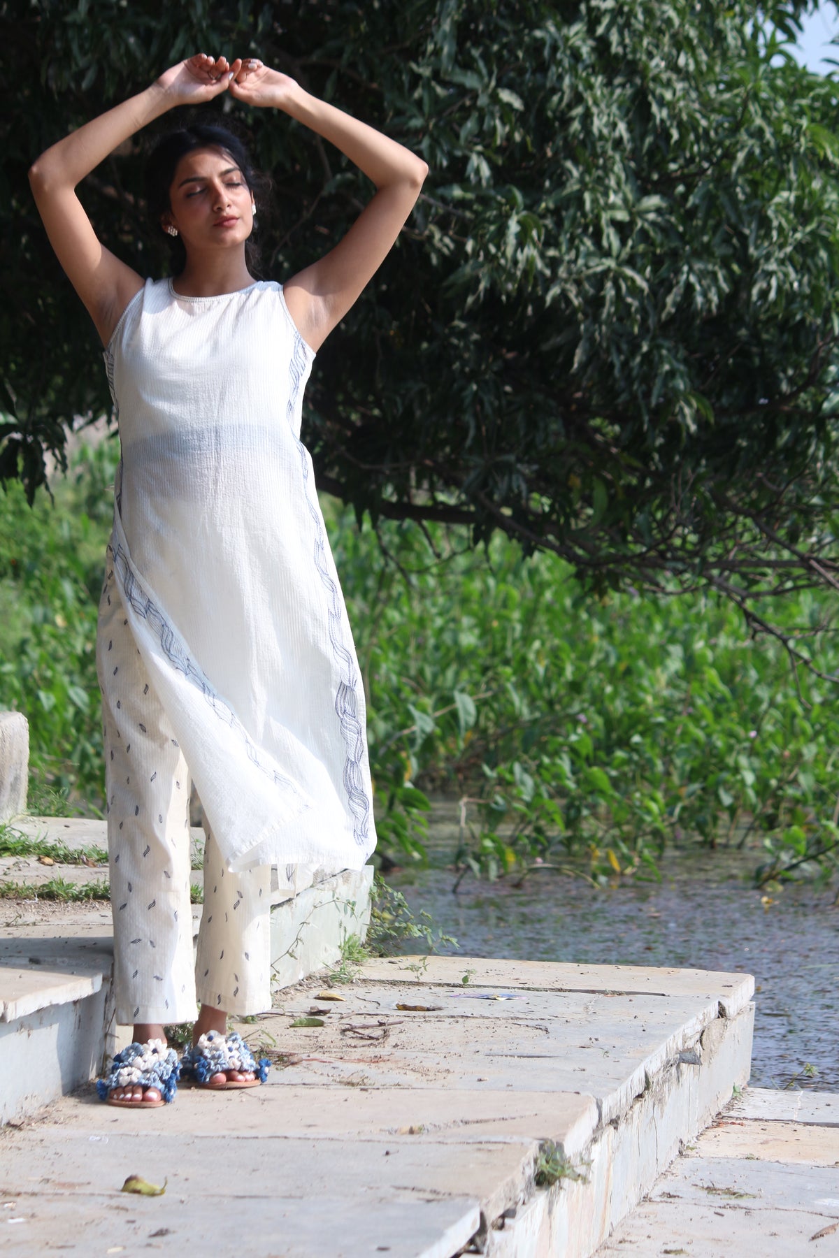 SCRIPT SLIT KURTA