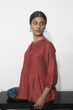 Surkh Pinktuck Top