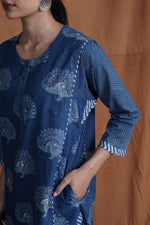 Peacock Panel Kurta : Indigo