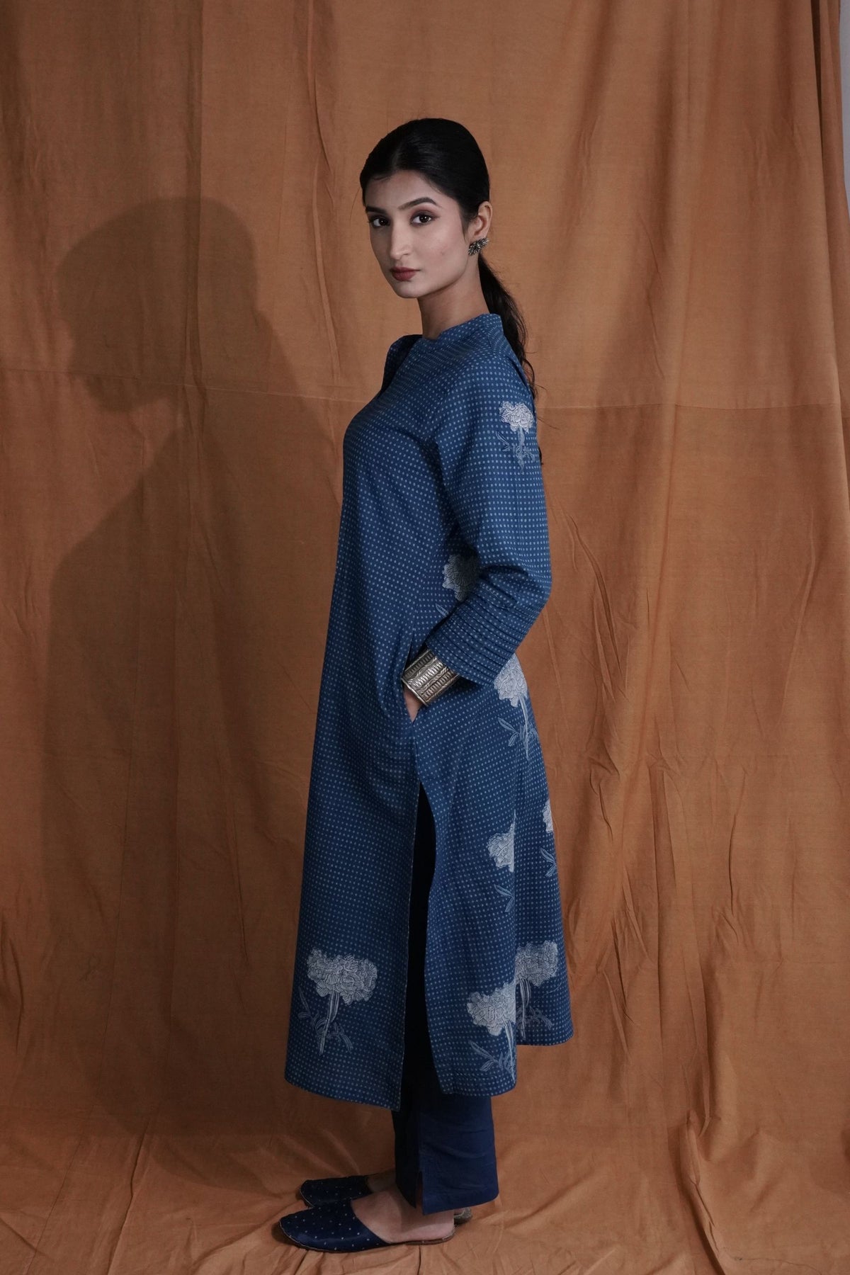 Floral Back Panel Kurta : Indigo