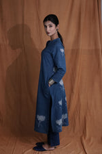 Floral Back Panel Kurta : Indigo