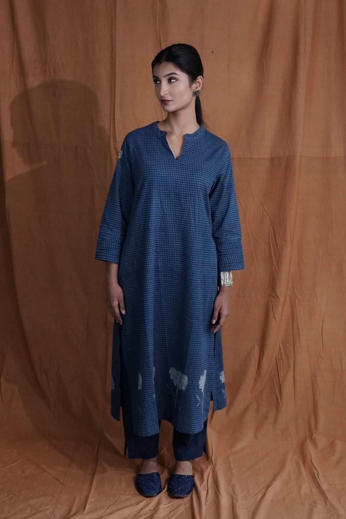 Floral Back Panel Kurta : Indigo
