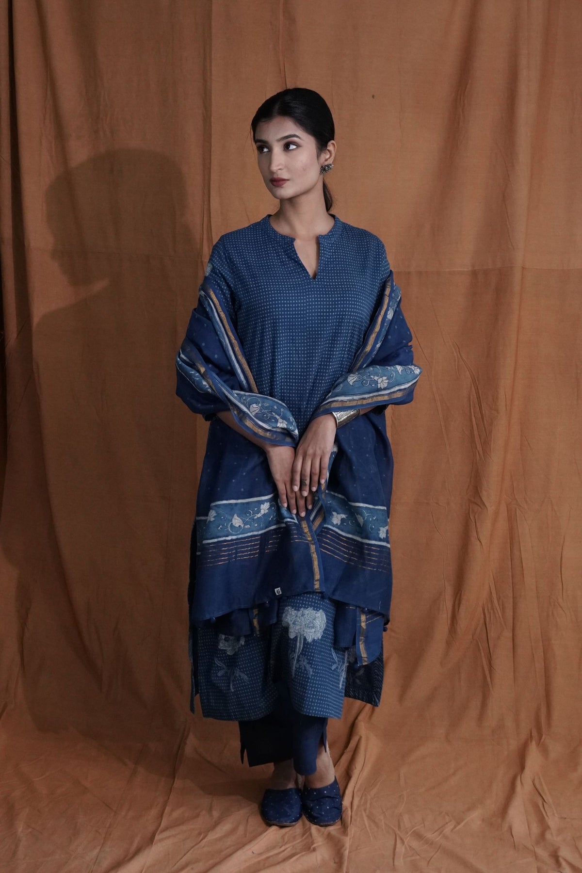 Floral Back Panel Kurta : Indigo
