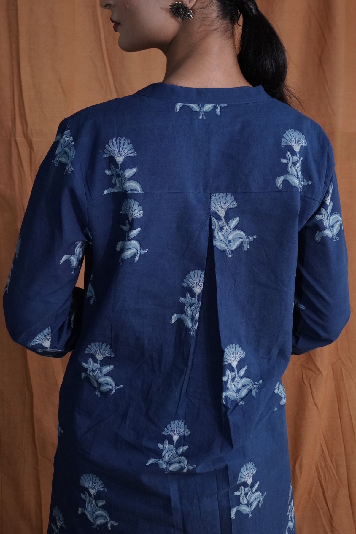 Short Butti Kurta : Indigo