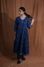Gathered Butti Kurta: Indigo