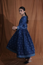 Gathered Butti Kurta: Indigo