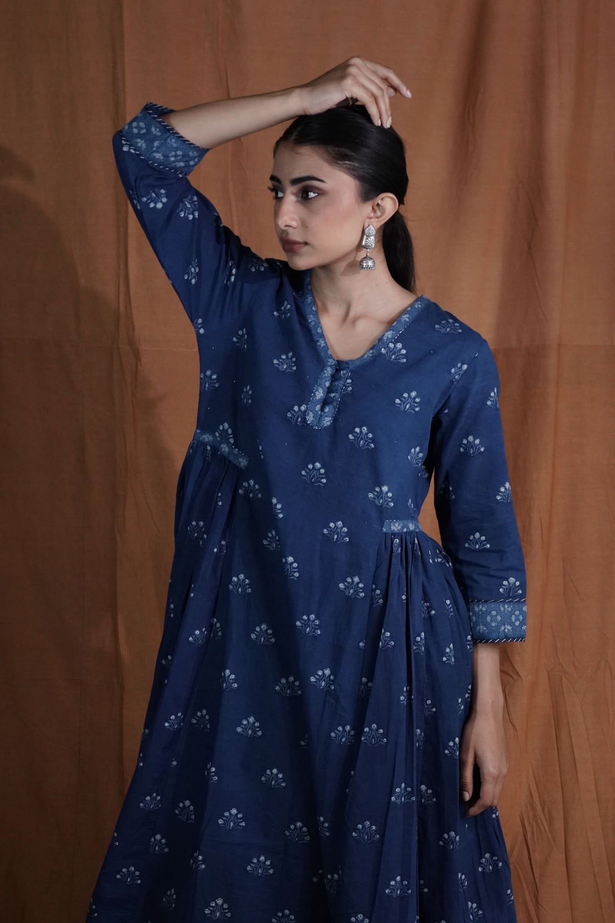 Gathered Butti Kurta: Indigo