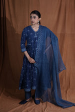 Gathered Butti Kurta: Indigo