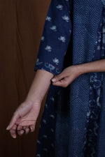 Panel Floral Kurta : Indigo