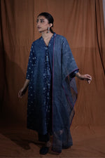 Panel Floral Kurta : Indigo
