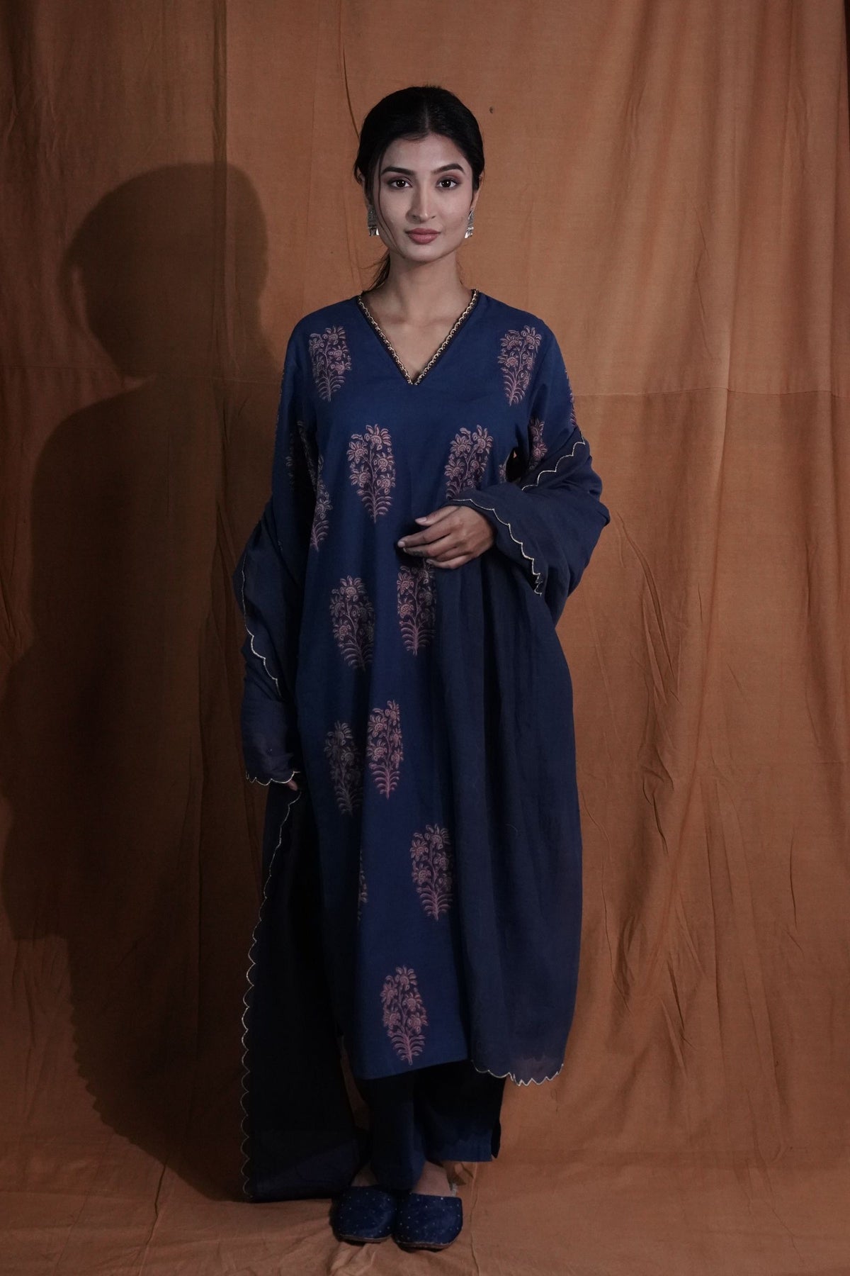 Pink Butti Kurta : Indigo