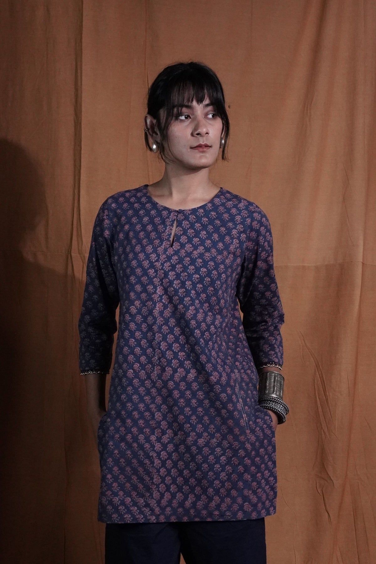 Pink Butti Short Kurta : Indigo