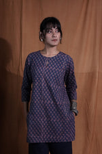 Pink Butti Short Kurta : Indigo
