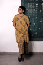 Basant Aakda Trousers