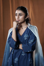Khejri Butti Kurta : Indigo